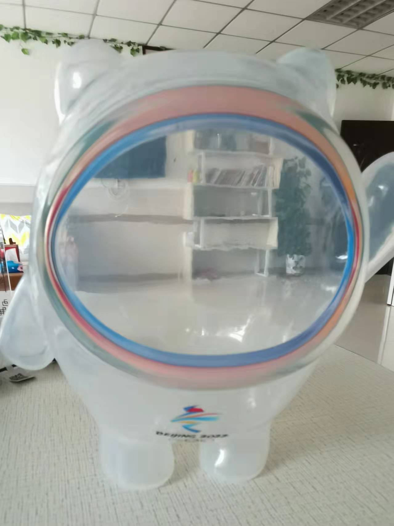 冰墩墩的硅膠外殼黃變是正常現象嗎？